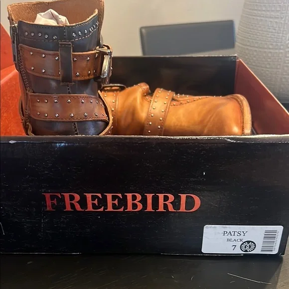 Freebird Patsy size 8 Brown Ankle Boots with Chunky Heel and Decorative Straps - Picture 3 of 13